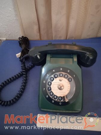 Παλαιό τηλέφωνο σε τυρκουάζ χρώμα. - 1.Limassol, Limassol