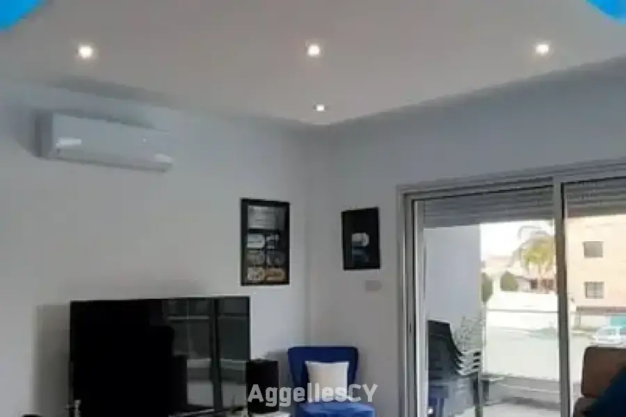 Modern brand new condition 2 b/room apartment