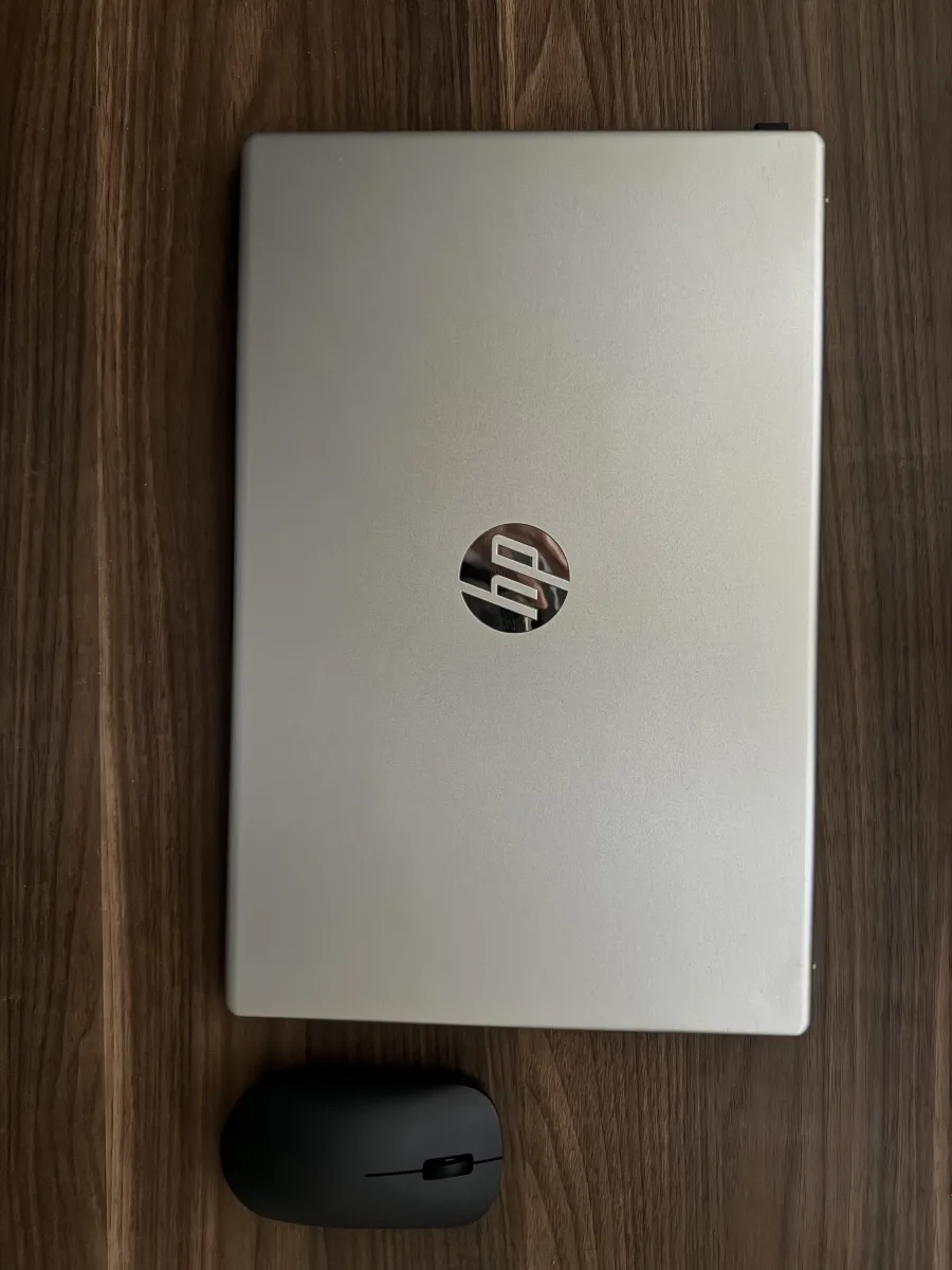 Hp laptop model 15-fc0008nv, RAM 16 GB, 512 GB. Original charger Mouse as a gift.Used for 4 months