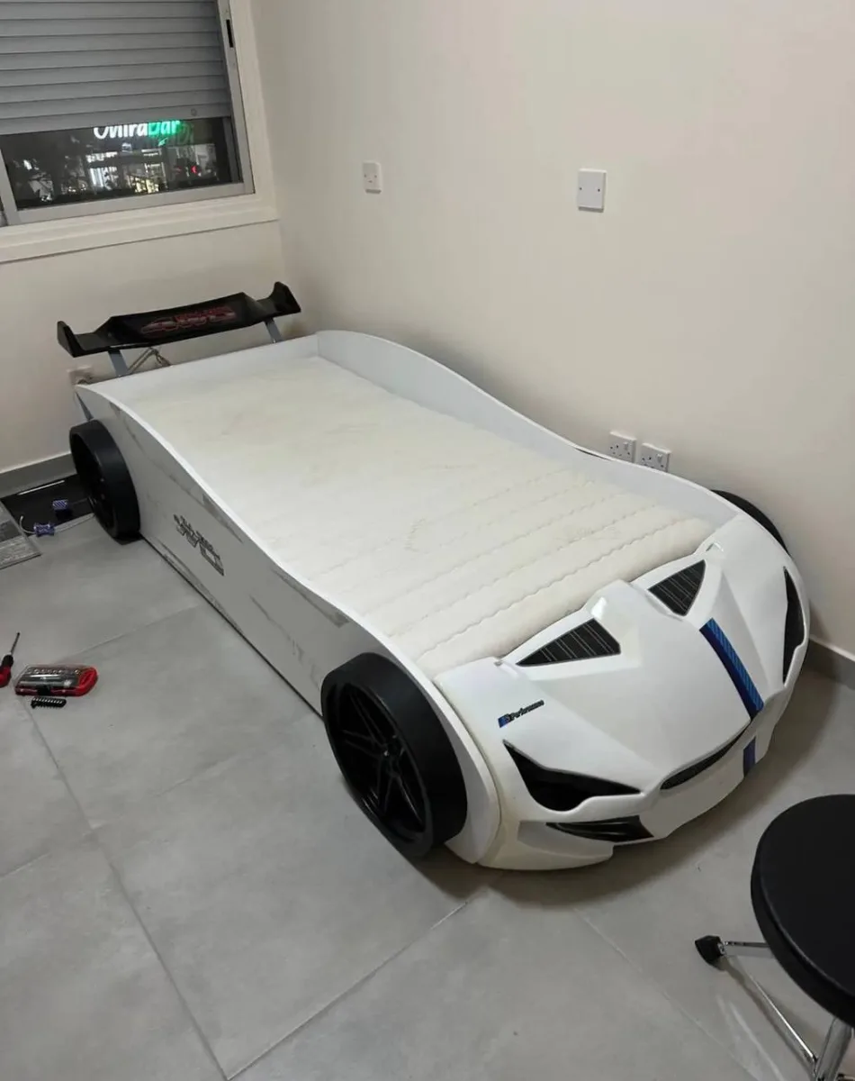 Stylish car bed in excellent condition