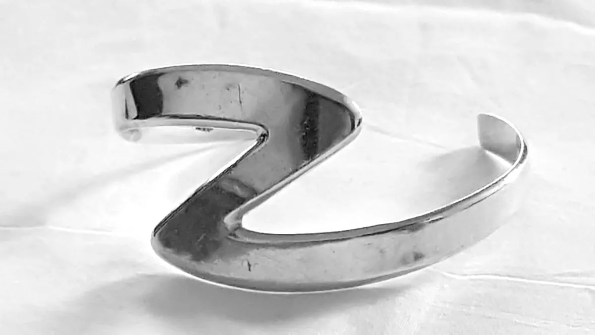 Beautiful Mexico Silver 925 hand-crafted Cuff bangle bracelet 17.6grams