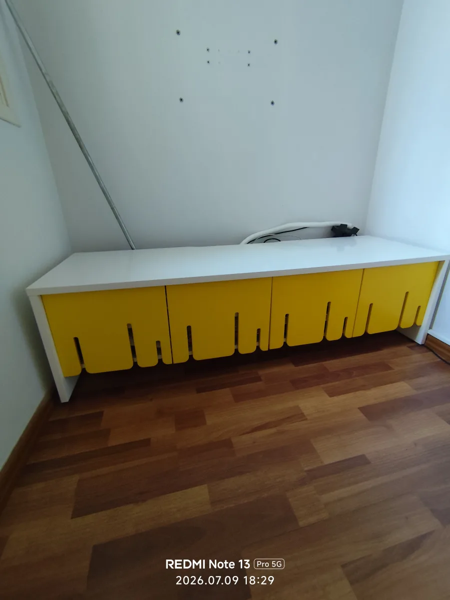 Λευκό έπιπλο tv ikea/ μπουφές με αποθηκευτικούς χώρους