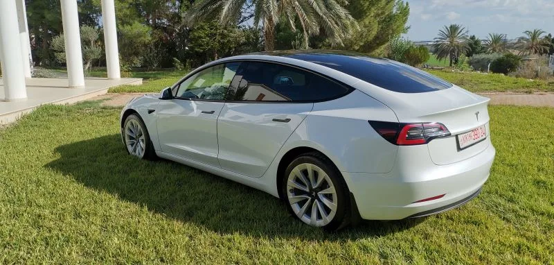 Tesla - Model 3 - 2022 - Electric