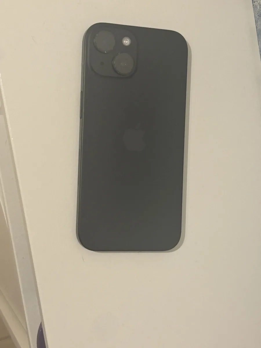 Apple - iPhone 15 - Black
