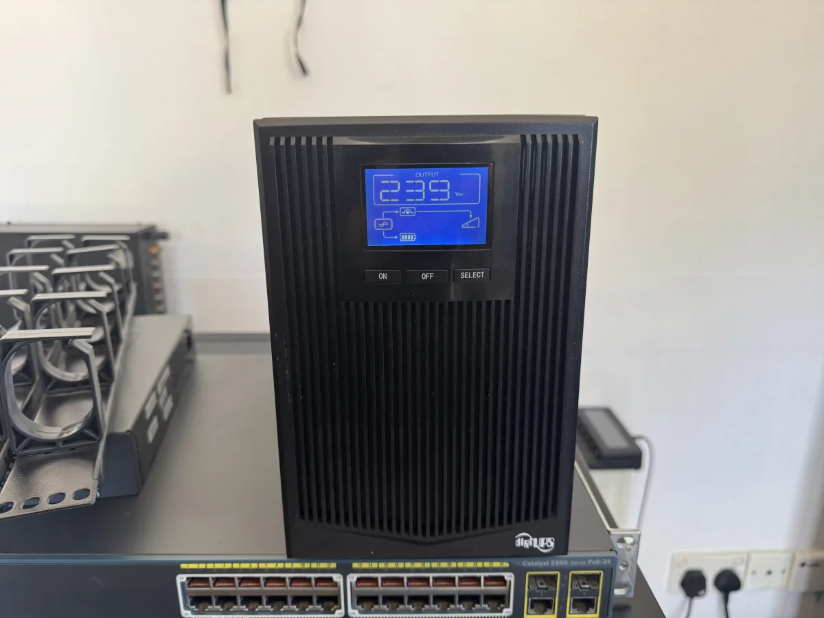 DigiCom DG1000+ UPS 900w Brand New Batteries