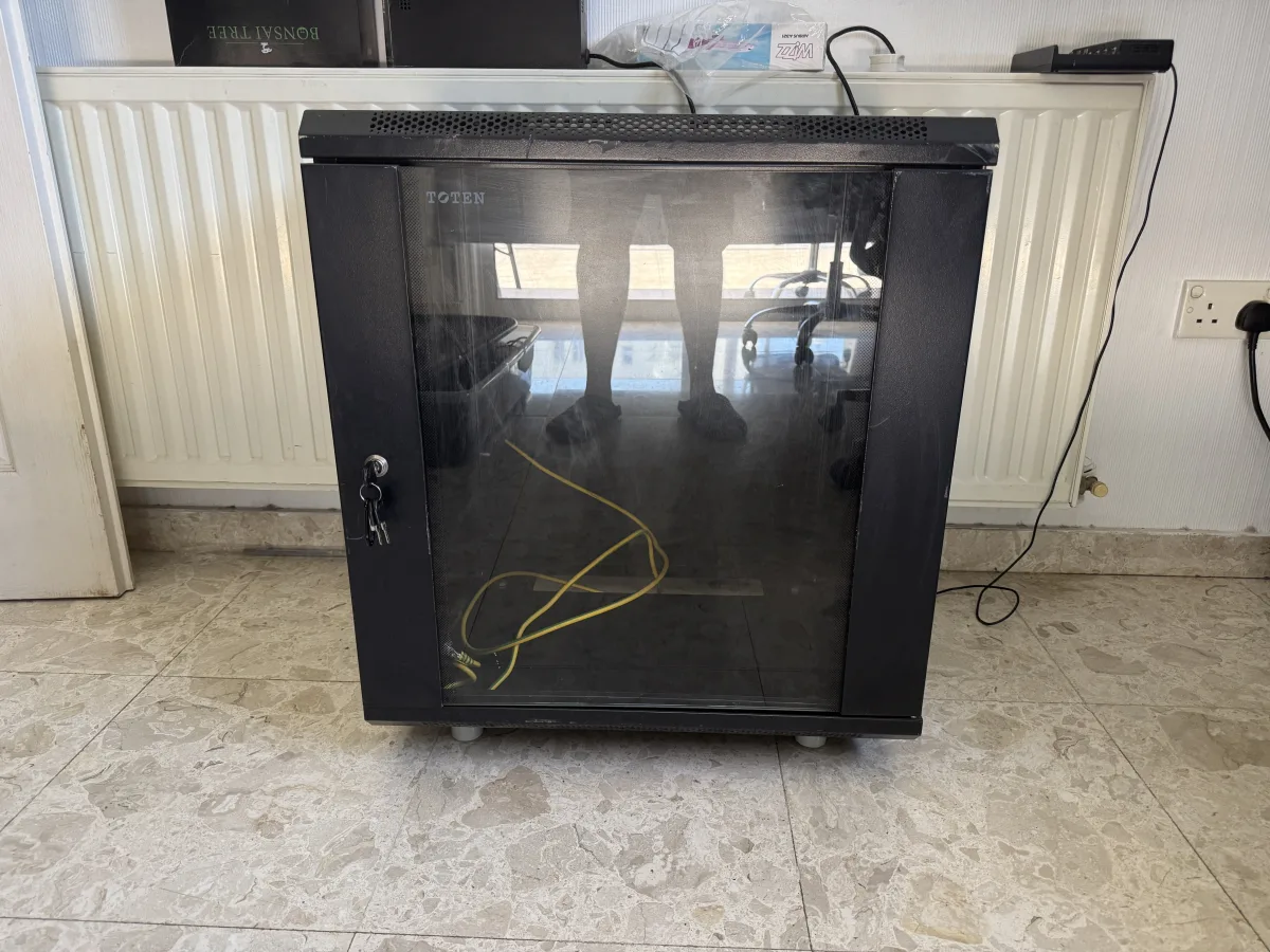 Toten 12U rack cabinet