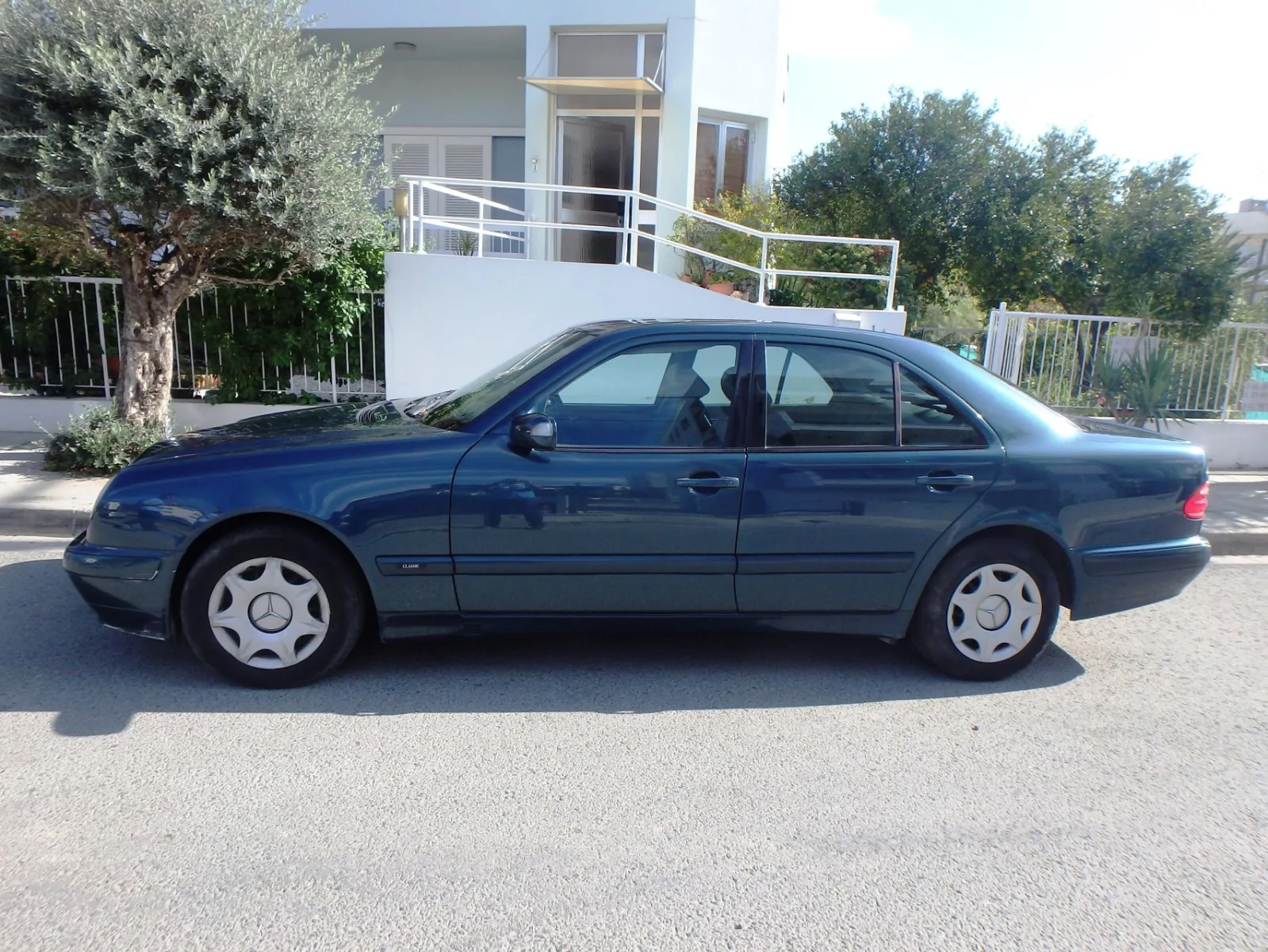Mercedes-Benz E-Class E200 2002