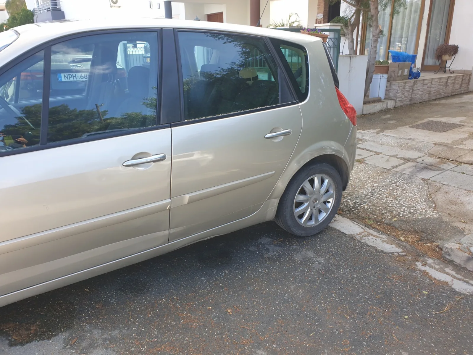 Photo 2